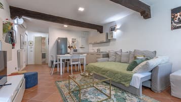 2 bedrooms, iron/ironing board