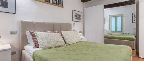 2 bedrooms, iron/ironing board