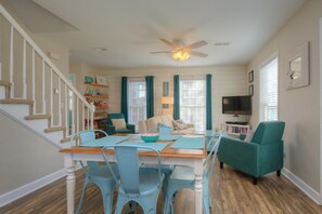 Dining - Shenanigans: Cozy Beach Retreat (Oak Island)