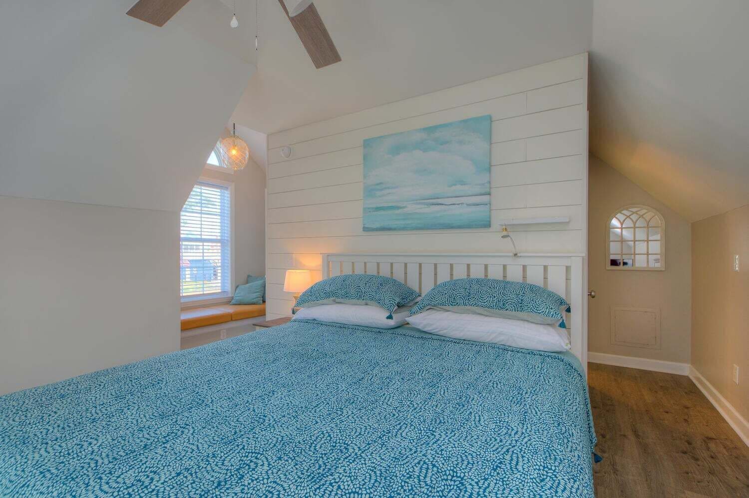 2 bedrooms, iron/ironing board, WiFi (free), bed sheets