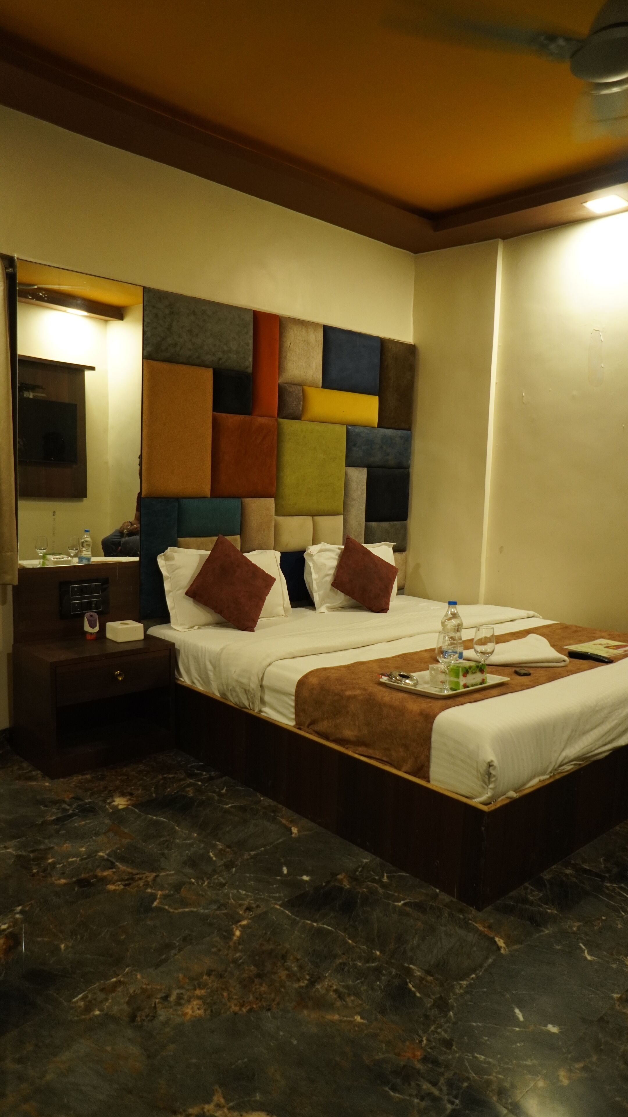 Classic Double Room, Non Smoking | Desk, laptop workspace, iron/ironing board, free WiFi