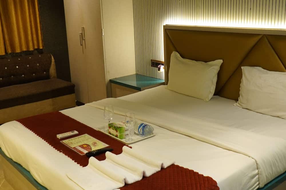 Hotel Versova Inn