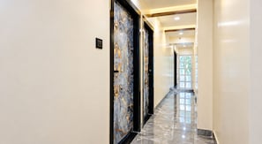Lobby - Hotel Versova Inn (Mumbai)