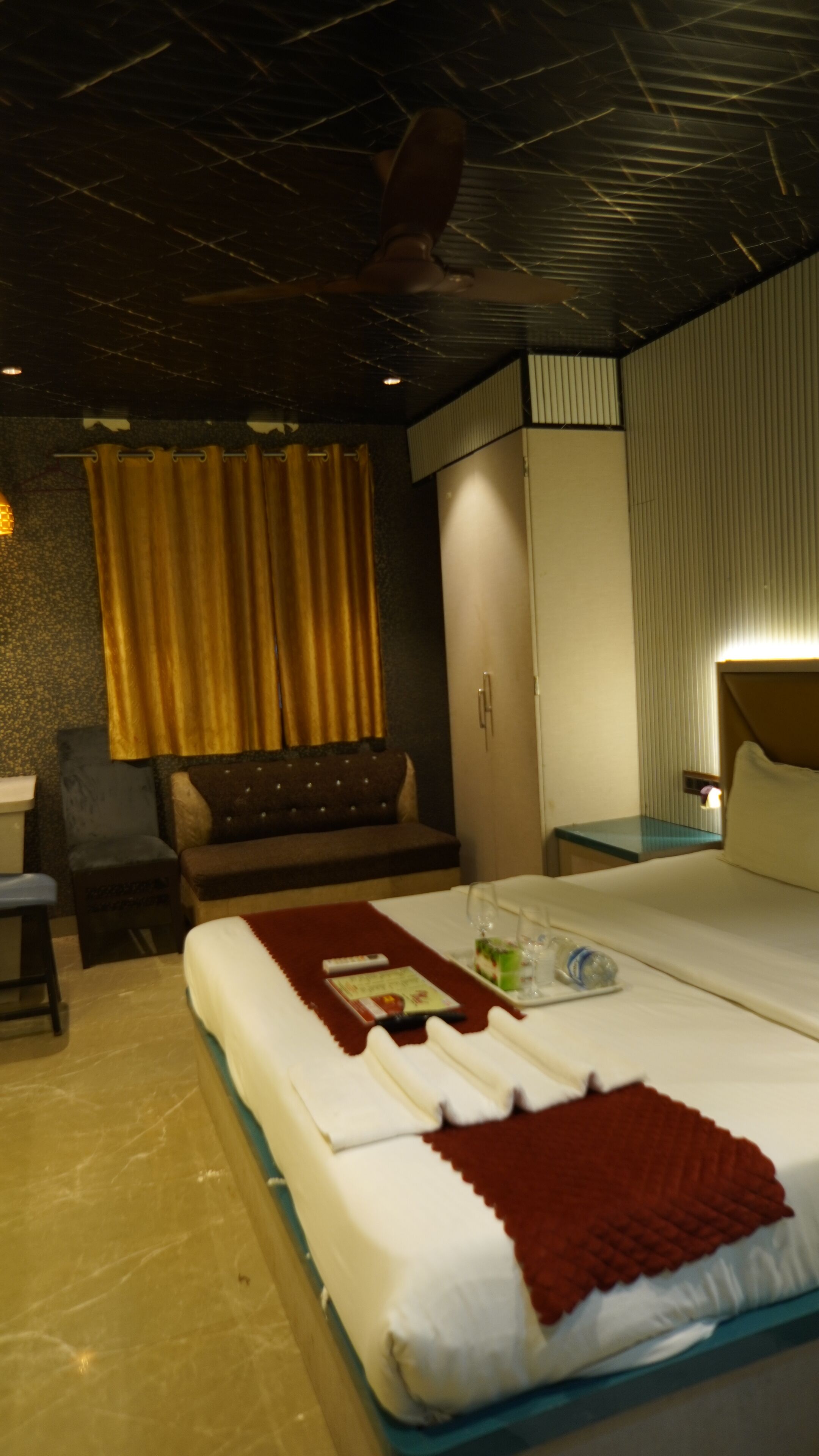 办公桌、笔记本电脑工作区、熨斗/熨衣板、免费 WiFi