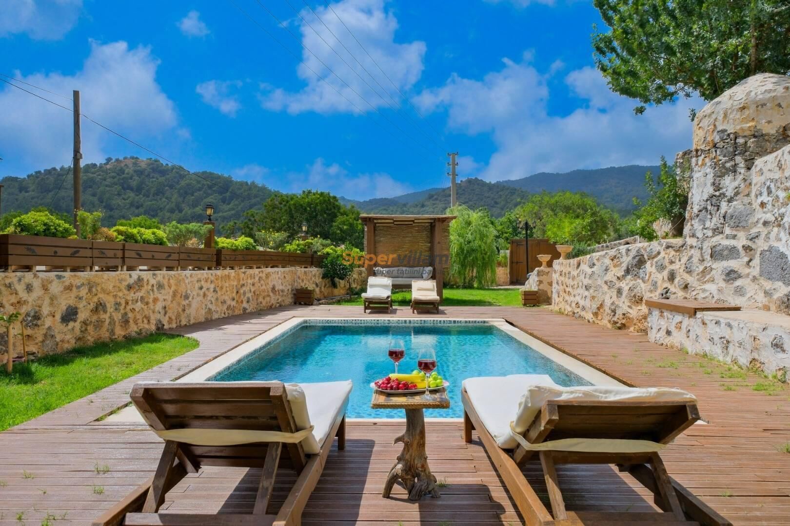 Comfort-Villa, Bergblick | Pool | Außenpool