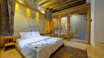 Comfort Villa, Mountain View | Blackout drapes, soundproofing, iron/ironing board