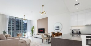 TV - LUX 2BR Lagoon View – District One, 10–15 min Burj Khalifa (Dubai)