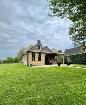 Exterior - Compleet huisje tussen de weilanden in Ewijk (Ewijk)