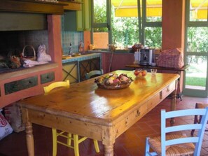 Dining - Sernesi Apartment at Agriturismo I Macchiaioli with Pool, Wi-Fi and Air Conditioning (Monsummano Terme)