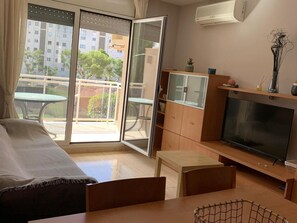 TV - Apartment in Miami Playa - 2 Bedrooms, Parking (Miami Playa)