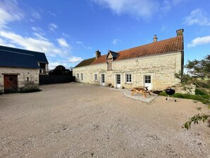 Exterior - Cozy cottage with WIFI, parking, air conditioning in Touraine (Gizeux)
