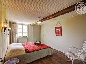 8 bedrooms, free WiFi - Spacious cottages with private pool, sauna, pets allowed, and parking, up to 18 people (Vivans)