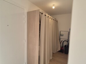 Interior - Comfortable Downtown Apartment Near Beach (Fort-Mahon-Plage)