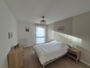 1 bedroom - Comfortable Downtown Apartment Near Beach (Fort-Mahon-Plage)