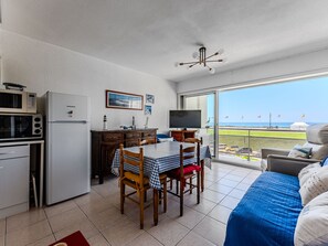 Interior - Biscarrosse-Plage: Air-Conditioned Apartment, Ocean View, 4 Pers, Parking (Biscarrosse)