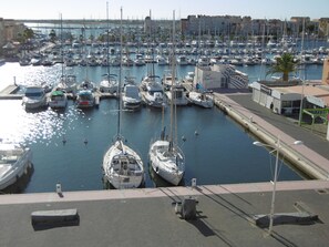 Marina - Seaside T4 Villa in Gruissan, Air Conditioning, 80m2, Beach 50m, Sleeps 6. (Gruissan)