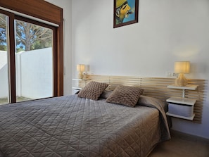 3 bedrooms, free WiFi - Charming house in L'Escala with communal pool (L'Escala)
