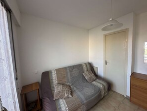 TV - Studio near beach with terrace in L'Ile-Rousse (L'Île-Rousse)