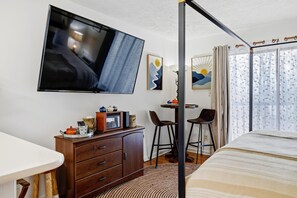 1 bedroom, Internet, bed sheets - Timbers Studio 34 with Wintergreen Advantage (Wintergreen)