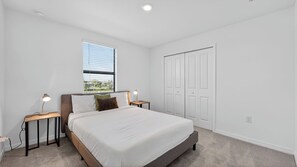 Desk, iron/ironing board, travel cot, free WiFi - Sunny Escape | Fresh, Modern Townhome Near Beaches (Port Charlotte)
