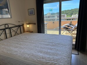1 bedroom, WiFi - Duplex in Bormes-les-Mimosas, near beach, garage (Bormes-les-Mimosas)
