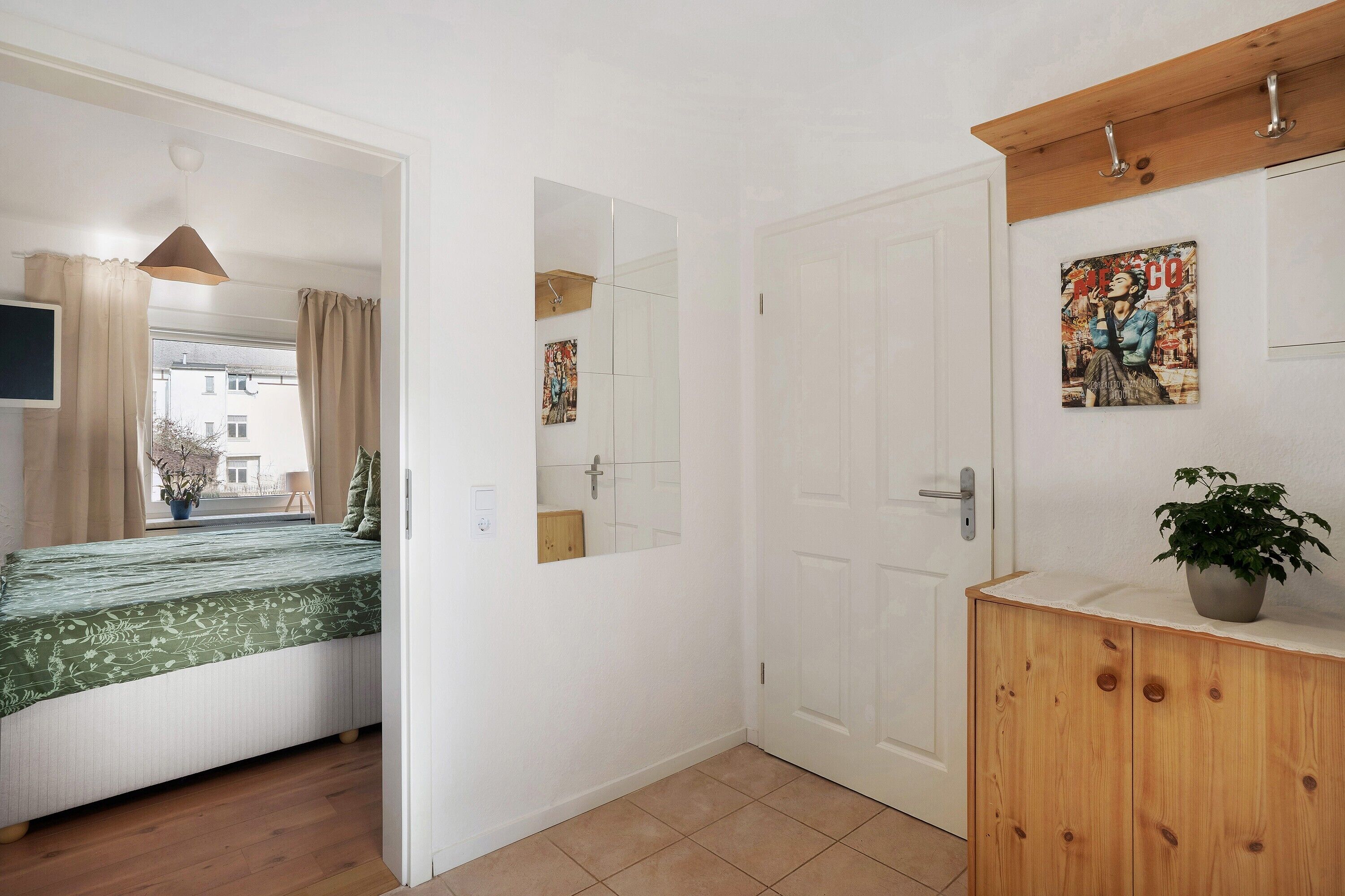 Iron/ironing board, WiFi, bed sheets