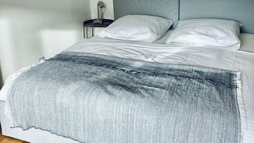 1 soverom, strykejern/-brett, internettilgang og sengetĂžy