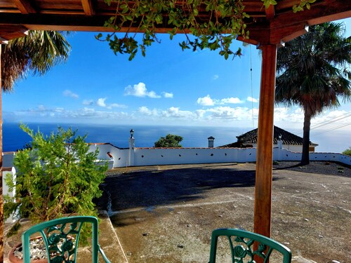 Family house with panoramic views and fireplace in Barlovento, La Palma