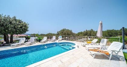 Holiday house with Pool Maja by Villas Guide