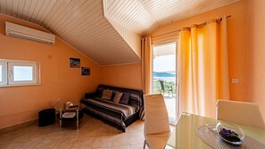 TV - Holiday house with Pool Maja by Villas Guide (Vela Luka)