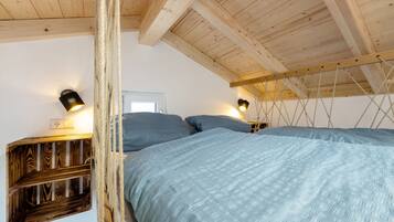 WiFi, bed sheets