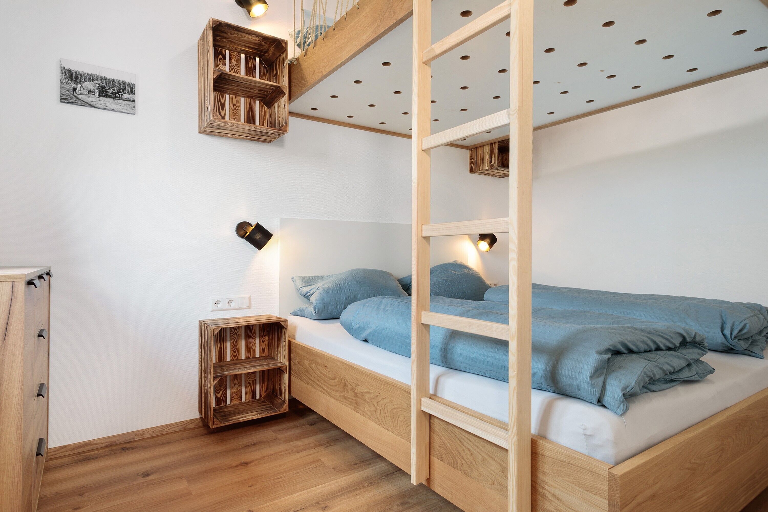 WiFi, bed sheets