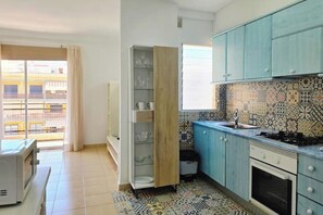 Private kitchen - Cris Sol Sun Flower (Arona (Los Cristianos), Tenerife, Spagna)