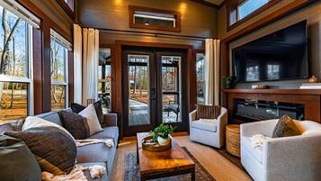 Smart TV, fireplace, stereo