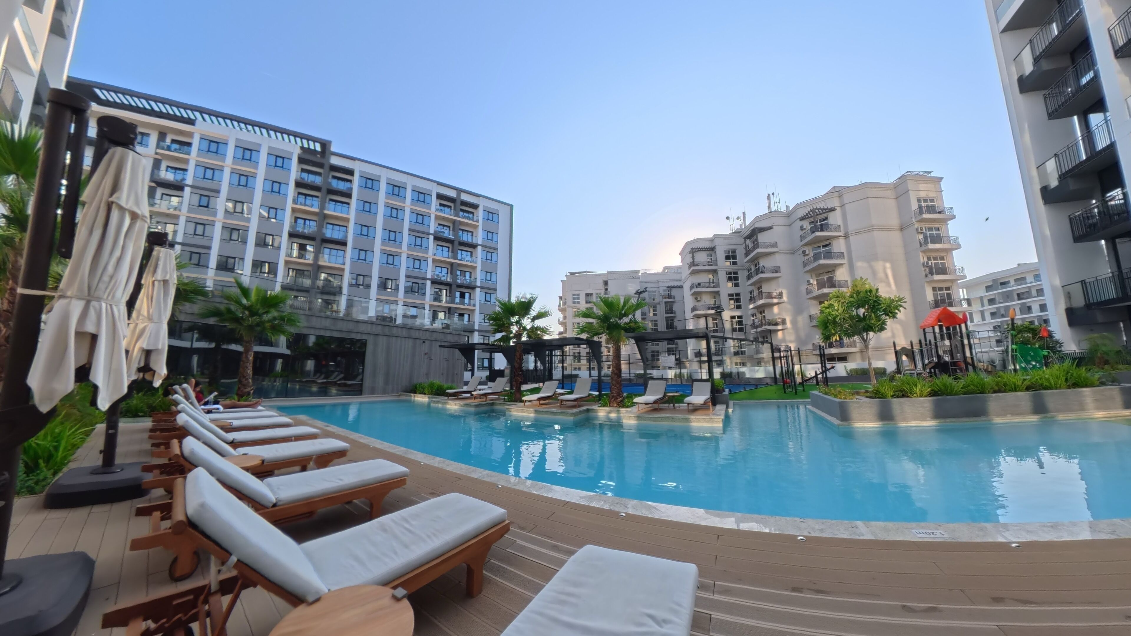 Kolam renang outdoor