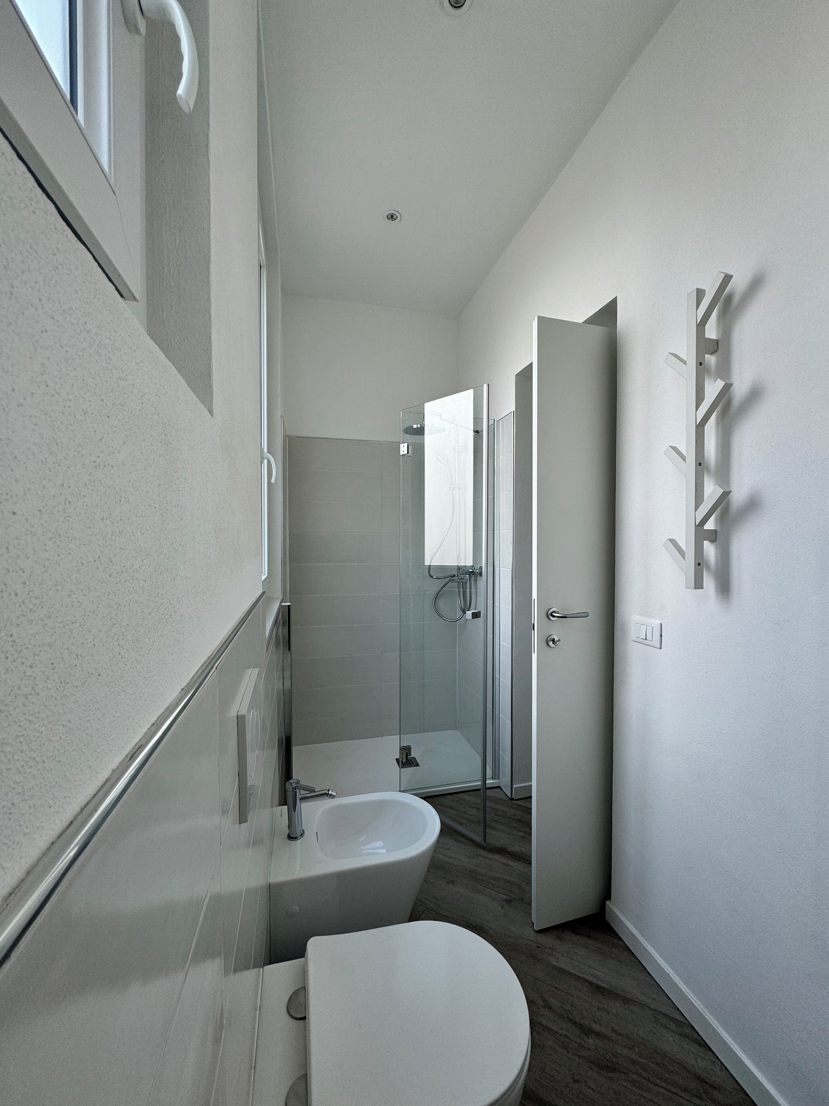 Dusche, Haartrockner, Bidet, Handtücher