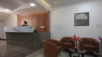 Deluxe-Suite, 2 Schlafzimmer | Lobby