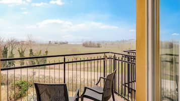 In-room safe, desk, free WiFi, bed sheets