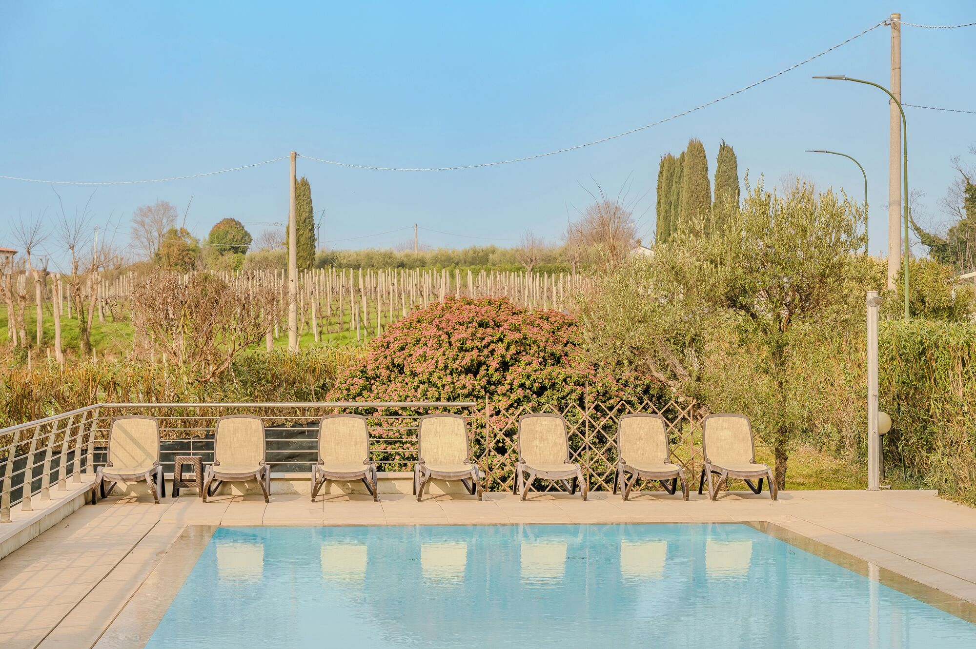 季节性开放的室外游泳池