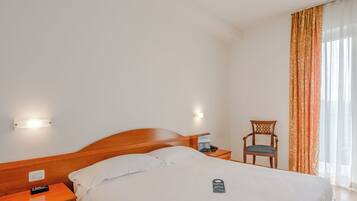 Superior Double Room | In-room safe, desk, free WiFi, bed sheets