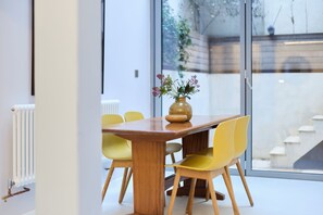 Departamento, patio | Restaurantes