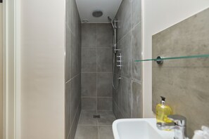 Departamento, patio | Baño