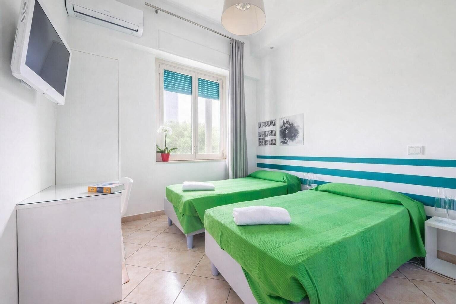 Caja de seguridad en la habitación, escritorio y wifi gratis 