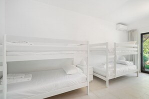 4 Schlafzimmer, Bügeleisen/Bügelbrett, Internetzugang, Bettwäsche