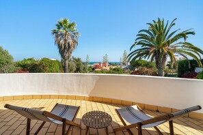 Terrace/patio - Luxury private family villa (Portimão)