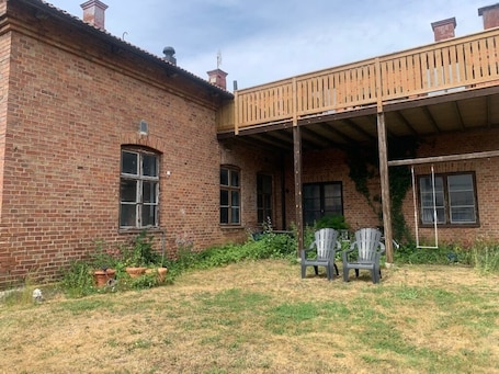 Garden. Gute Vingår Vandrarhem