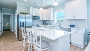 Unclassified image, 5 of 35, button - East Side of Large 6 BR 5 BA Beach Front Duplex W/ Fantastic Views (Gulf Shores)
