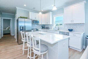 Fridge, microwave, oven, stovetop - East Side of Large 6 BR 5 BA Beach Front Duplex W/ Fantastic Views (Gulf Shores)