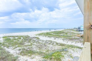 On the beach - East Side of Large 6 BR 5 BA Beach Front Duplex W/ Fantastic Views (Gulf Shores)