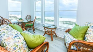 Unclassified image, 4 of 35, button - East Side of Large 6 BR 5 BA Beach Front Duplex W/ Fantastic Views (Gulf Shores)